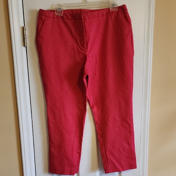 Worthington Pants - Worthington Hot Pink Capris Womens Bottoms Size 12
